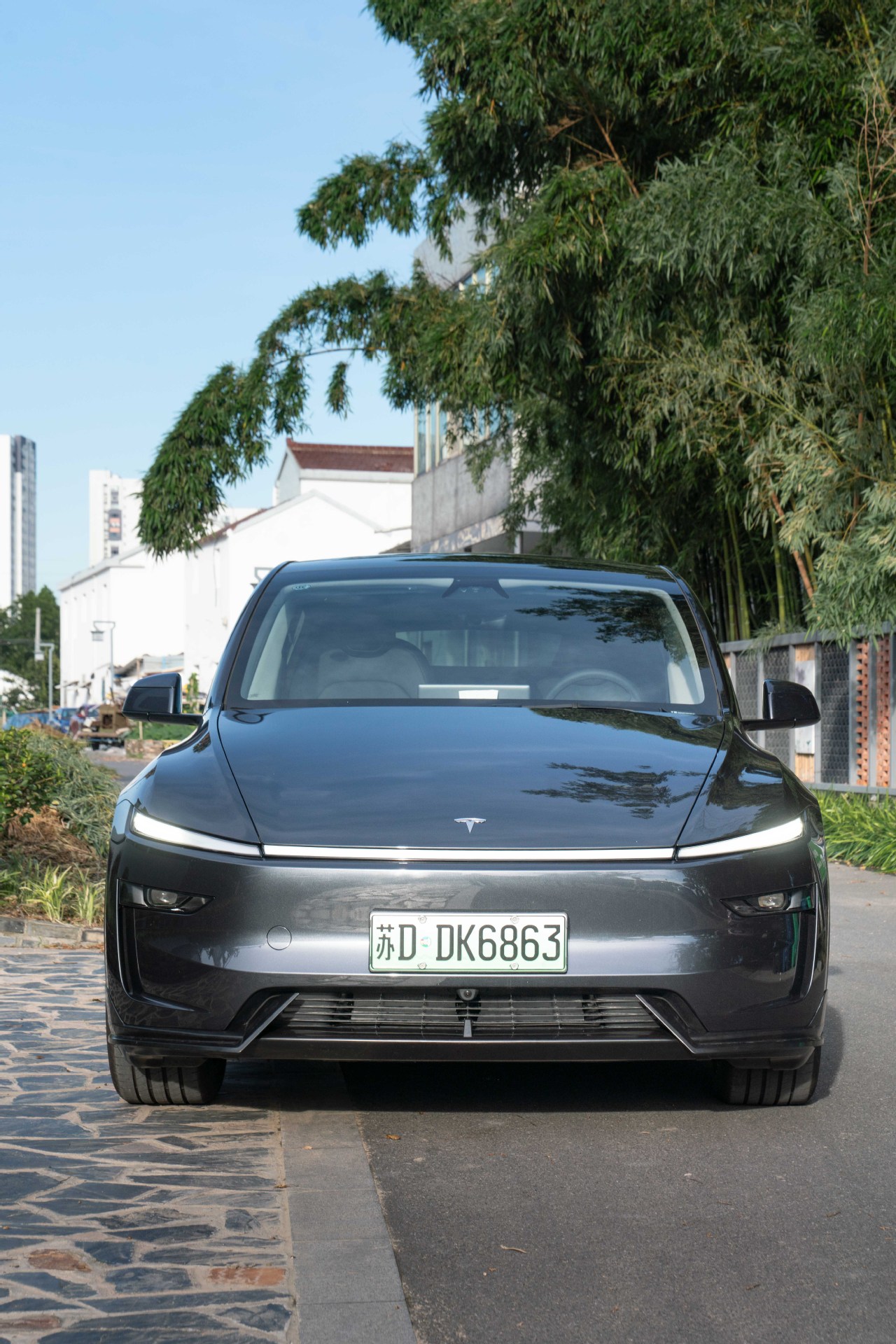 Suitable for Tesla 2025 Modely New Version Three-Stage Punch-Free Front Lip Small Surround Carbon Fiber Texture