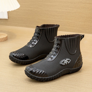 New rain boots Women's waterproof shoes adult fashion outerwear short fleece-lined warm rain boots non-slip lightweight kitchen rubber shoes