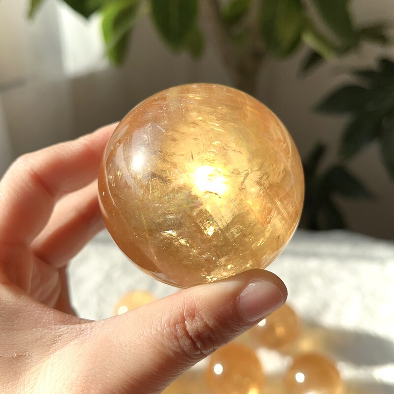 Wholesale Natural Crystal Balls, Yellow Crystal Balls, Ice Crystal Calcite Balls, Feng Shui Balls, Home Decoration Ornaments Wholesale Natural Crystal Balls, Yellow Crystal Balls, Ice Crystal Calcite Balls, Feng Shui Balls, Home Decoration Ornaments