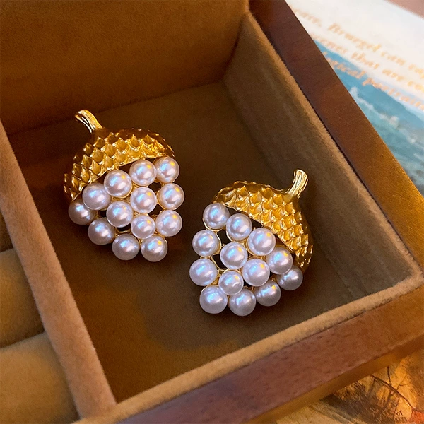 Silver needle, strawberry, earrings