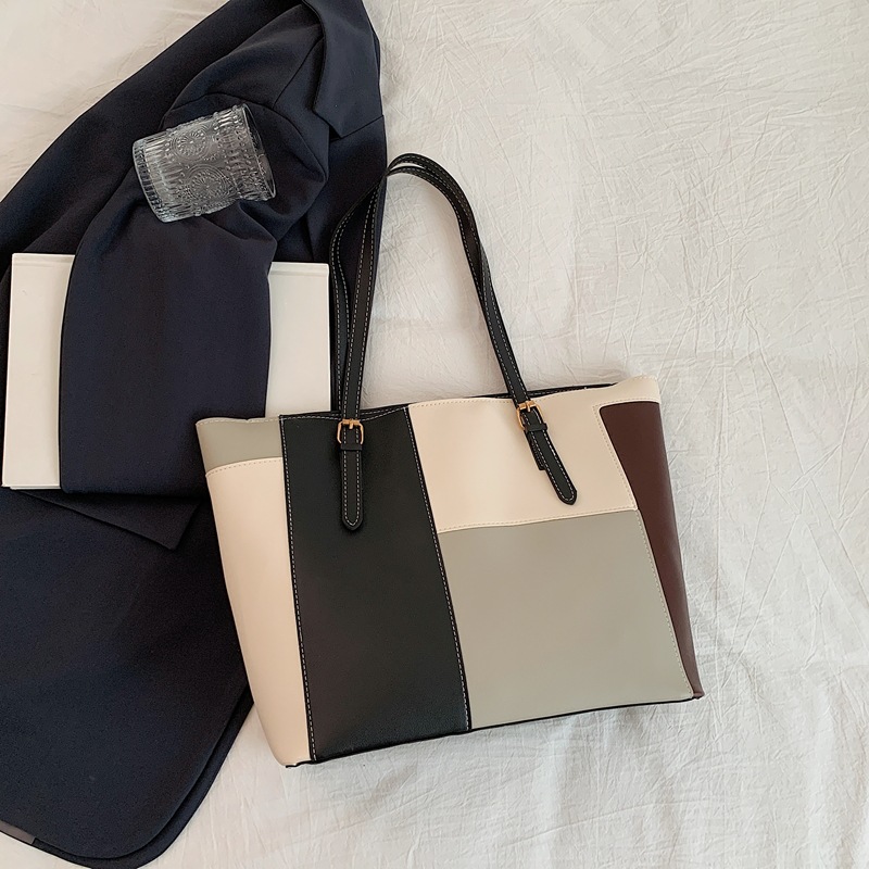 2024 temprano otoño ultra-fuego bolso de mano de gran capacidad simple popular bolso de hombro de moda para salir bolso de tote casual versátil