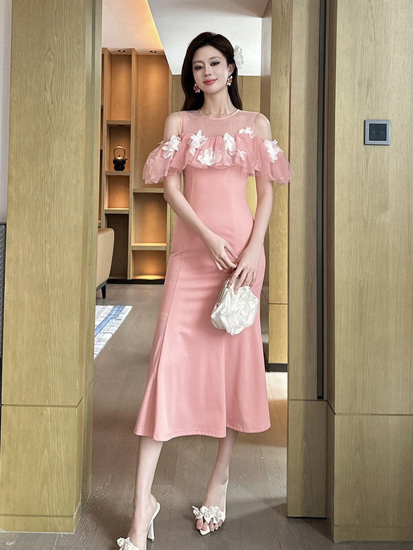 2025 新しい夏の女性の甘い気質ワンラインカラーフリルオフショルダー包臀フィッシュテールドレス 51271|undefined
