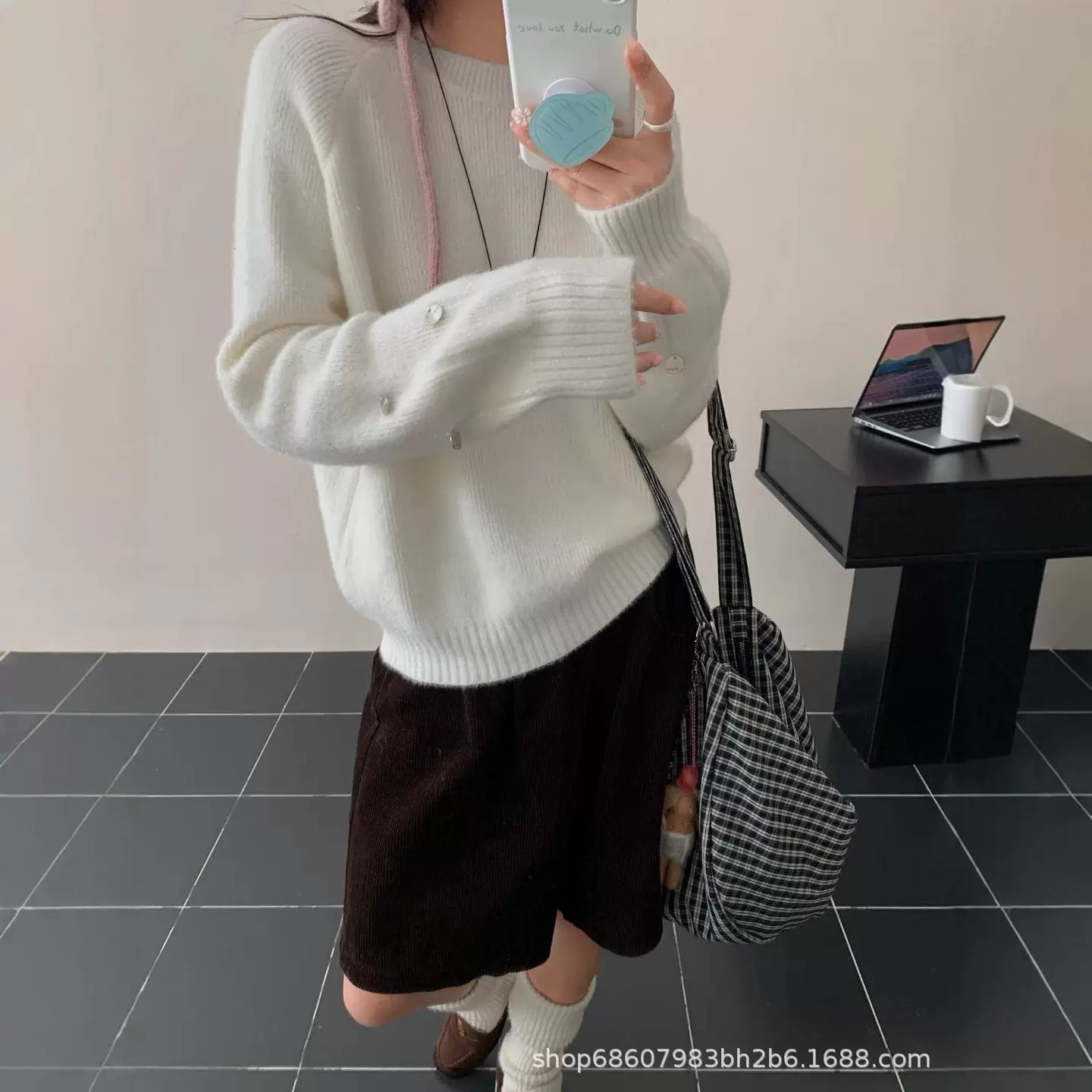 韩版慵懒风百搭宽松软糯洋气针织衫秋冬新款气质套头纽扣上衣女装