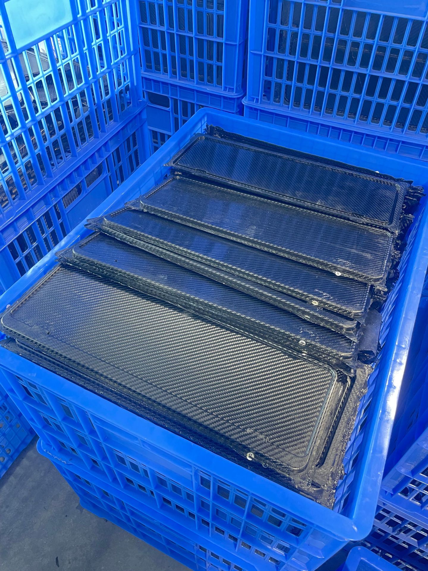Car Carbon Fiber License Plate Frame, Dry Carbon 3K Twill, Universal for Fuel Vehicles with Blue and Green Plates, Can Be Silk-Screened with Logo