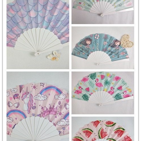 Hay en stock hueso de plástico fresco ventilador plegable creativo Oxford paño superficie del ventilador delfín tema