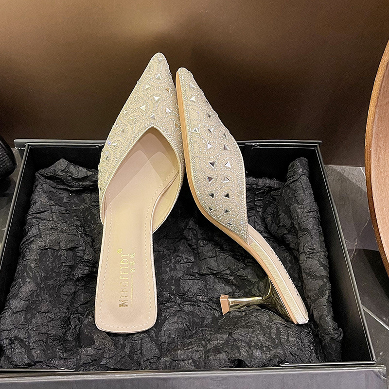 2025 nuevas medias zapatillas de diamantes de imitación de celebridades de Internet de verano Baotou sandalias de tacón alto image 4