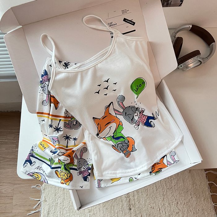 Dulce niña Kitty cojín para el pecho cabestrillo lindo pijama mujer verano 2025 nuevo traje de pantalones cortos a rayas ropa de casa