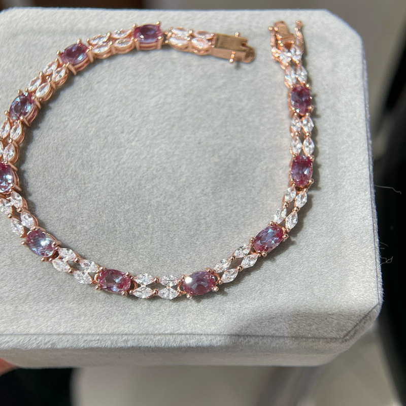 The Alexander Bracelet Has a Strong Red-Green Color-Changing Effect, Appearing Green in the Sun, with S925 Silver Inlays