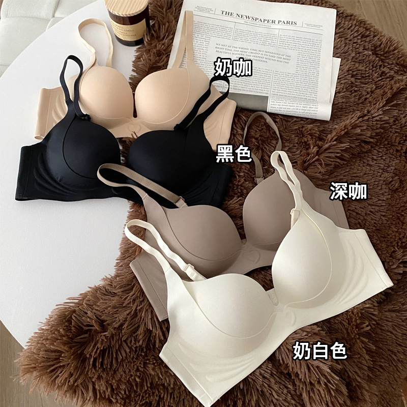 Supporting wireless bra, underwear, breathable bra top