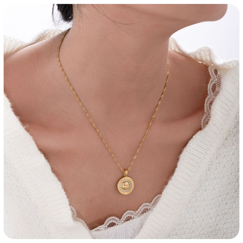 TENA Europa y América marca redonda moda personalidad cara collar de acero inoxidable mujer 18K oro titanio acero zinc cadena de suéter de piedra image 4