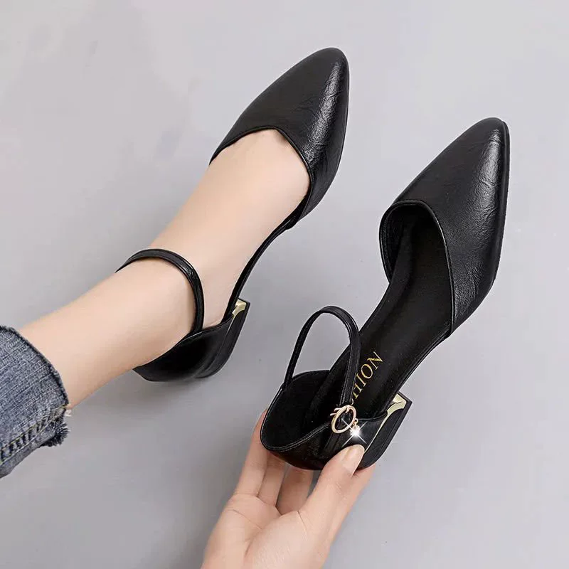 Женские сандалии Baotou, женская летняя модная верхняя одежда, новые кожаные туфли на толстом каблуке и низком каблуке с полой пряжкой для женщин