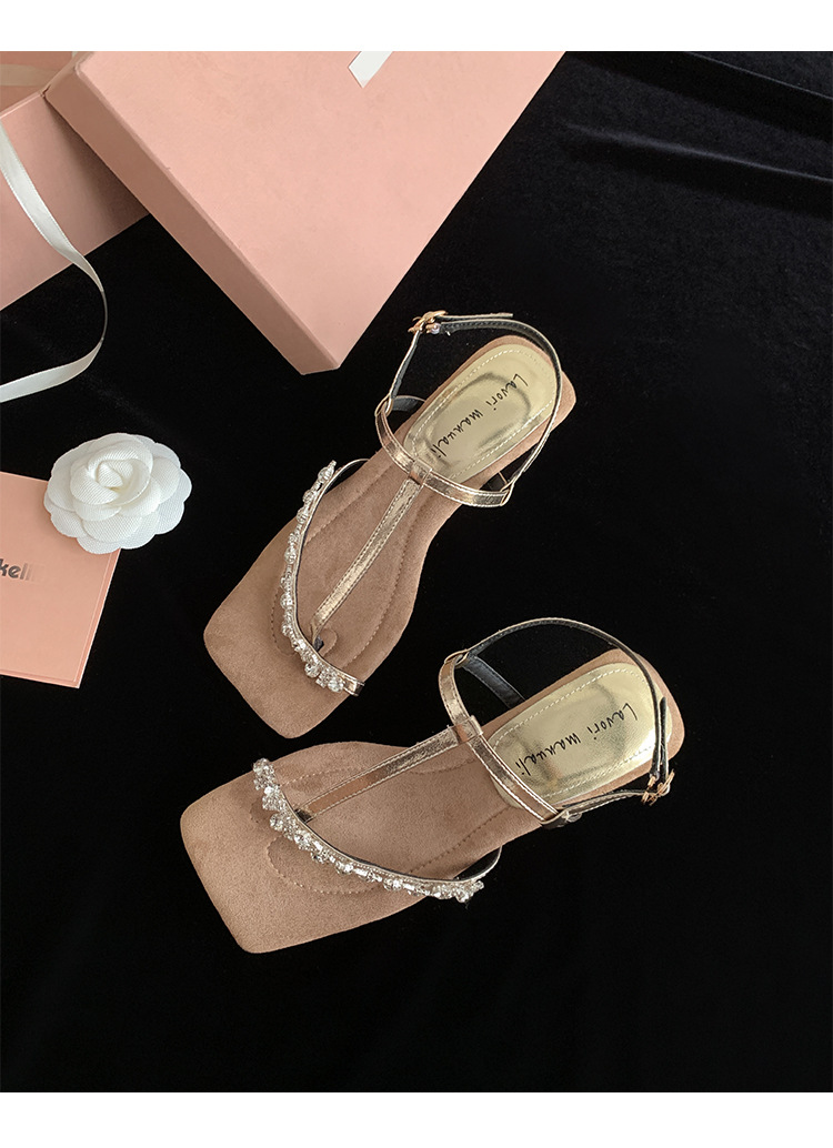 Sandal cao gót nữ mũi vuông hở ngón, quai ngang đính đá, gót dị hình — màu vàng, bạc chi tiết 12