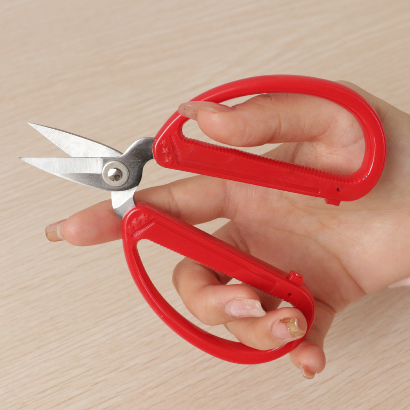 Small scissors, household tailor scissors, plastic handle stainless steel nail scissors, handmade thread scissors, sewing scissors, paper scissors