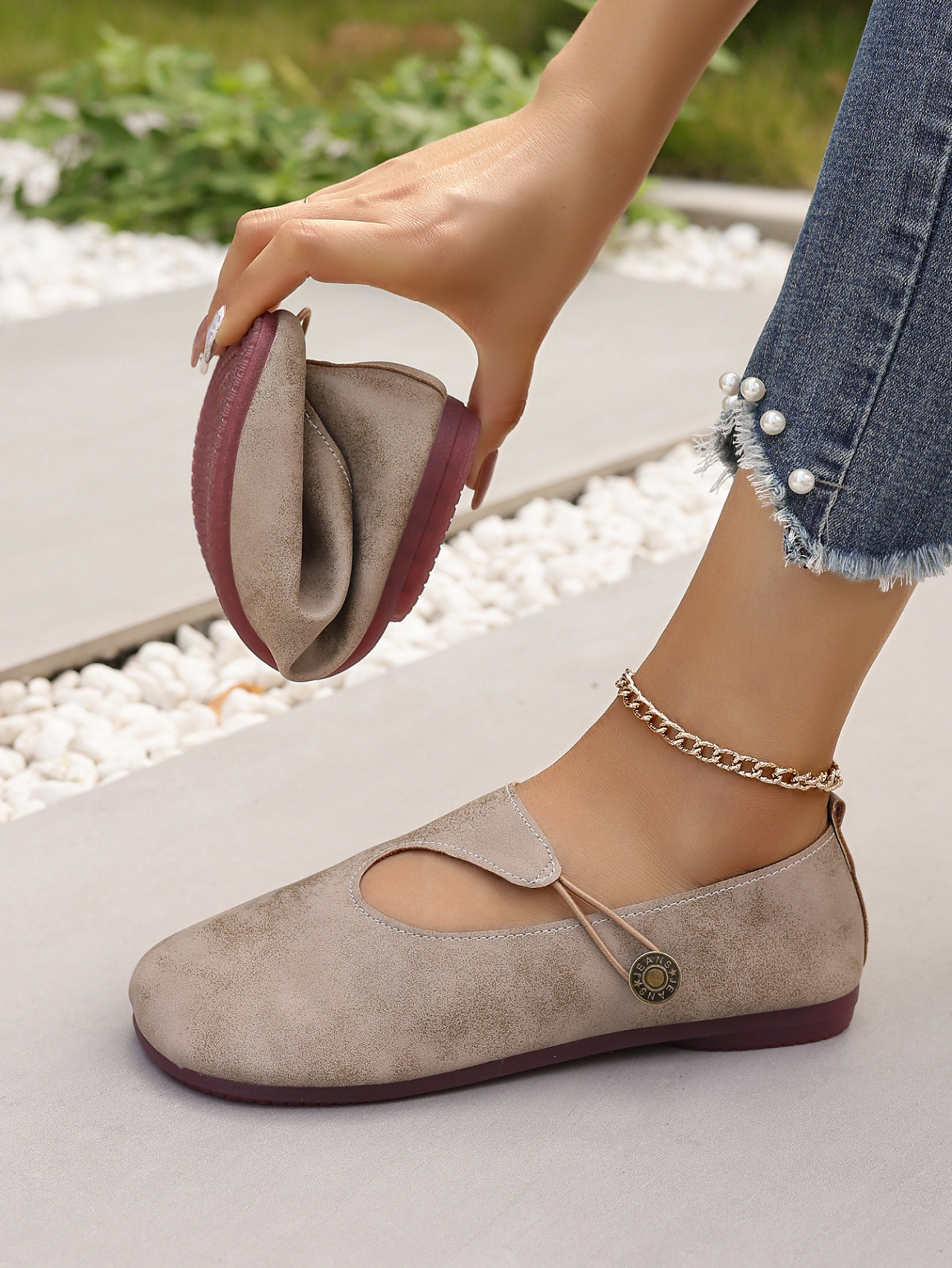 Women's Plus Size Comfortable Slip On Shoes Hollowed Out Soft Soled Flat Retro Loafers Autumn New Style Size 43_vogvips.com