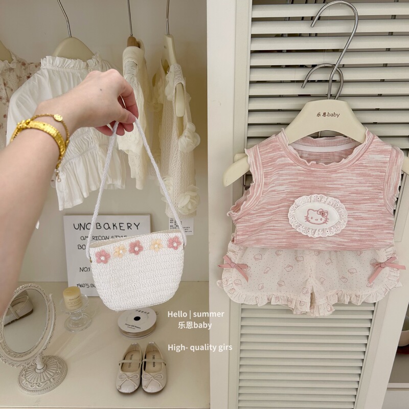 [Leen Children's Clothing] 2026 New Summer Style for Girls, Korean Style Heart-Shaped Lace Suspender Top and Flower Bud Shorts Two-Piece Set