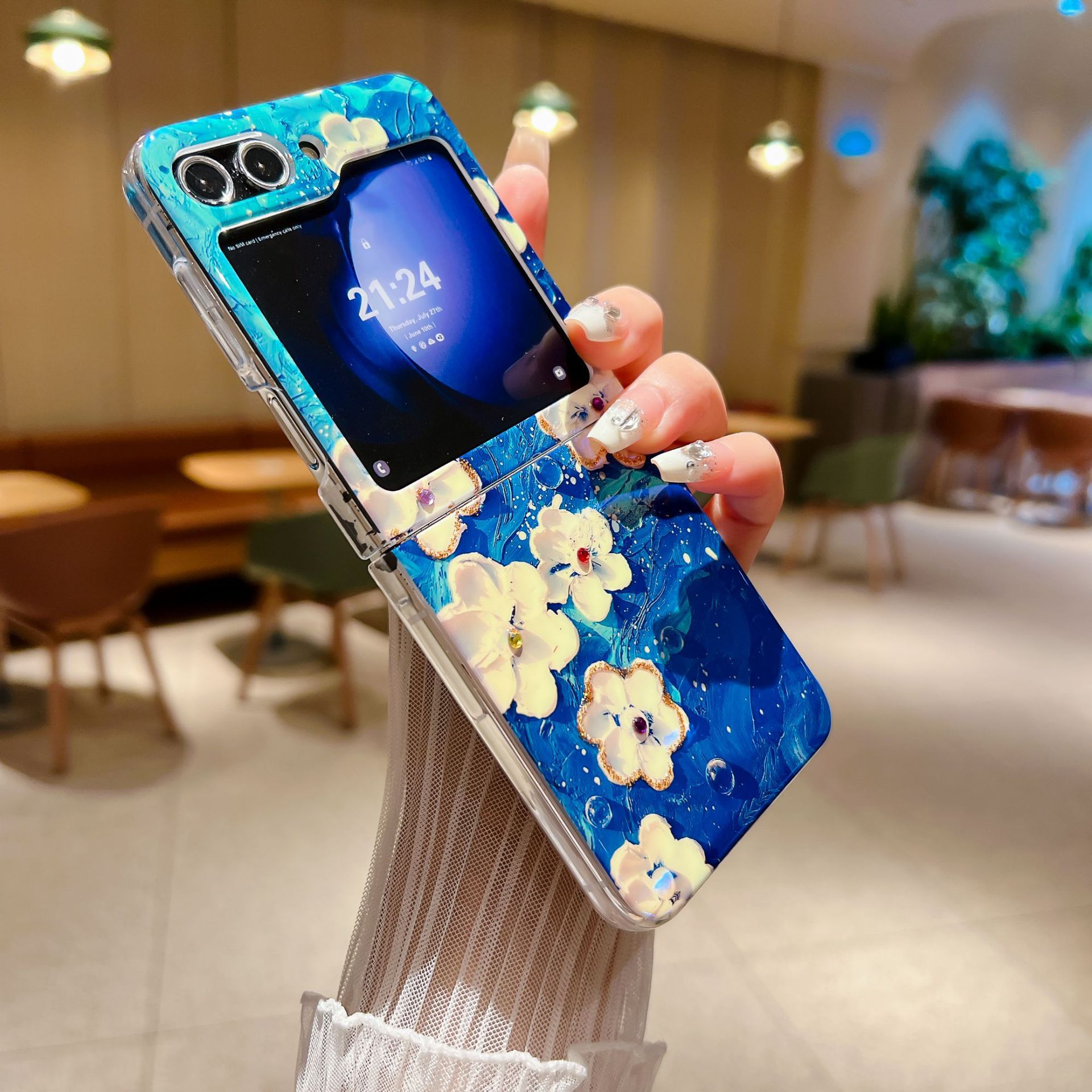 Blue light white flower for Samsung zflip5 phone case new zflip3/4 folding screen saver case_voghion.com