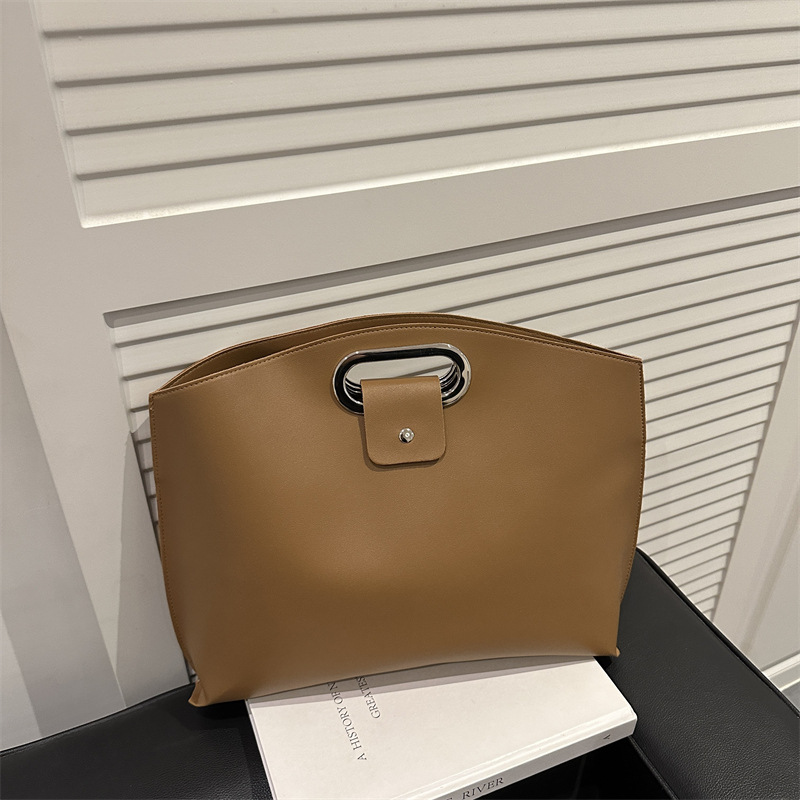 大容量纯色包包女2025秋新款潮时尚手提包上班通勤复古百搭信封包