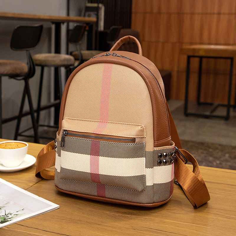 펜던트가 없는 브라운