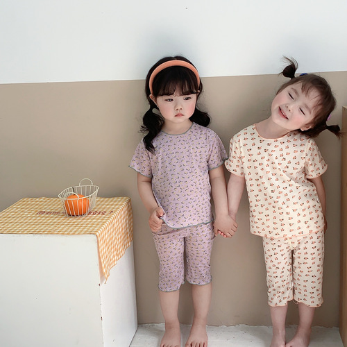 Children's boneless home suit set for girls, summer ice silk small floral short-sleeve seven-quarter pants baby pajamas air-conditioning clothes
