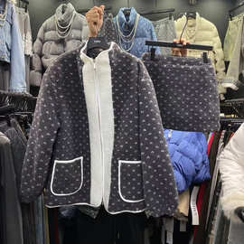 颜甄-冬上新设计感立领百搭时尚羽绒服+半身裙套装3588