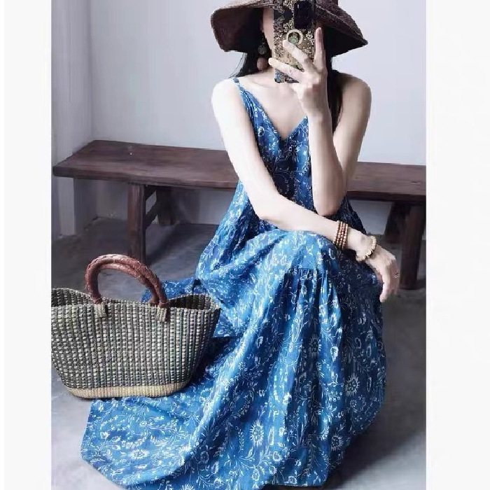 Blue Floral Suspender Long Dress for Women 2026 Summer New Style French V-Neck Vacation Slimming Beach Dress Bohemian Style Blue Floral Suspender Long Dress for Women 2026 Summer New Style French V-Neck Vacation Slimming Beach Dress Bohemian Style