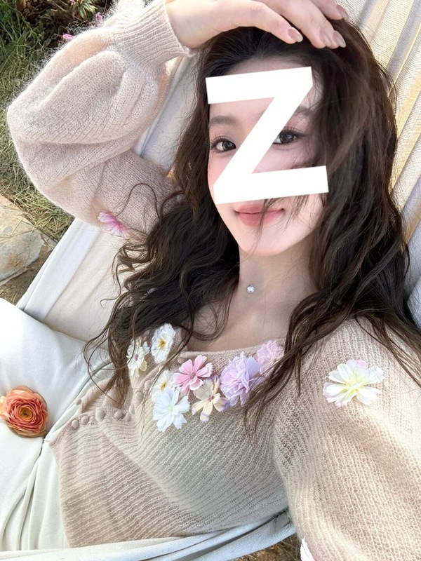 秋季长袖粉色针织衫女2025新款巨好看的设计感韩系氛围感早秋上衣|undefined