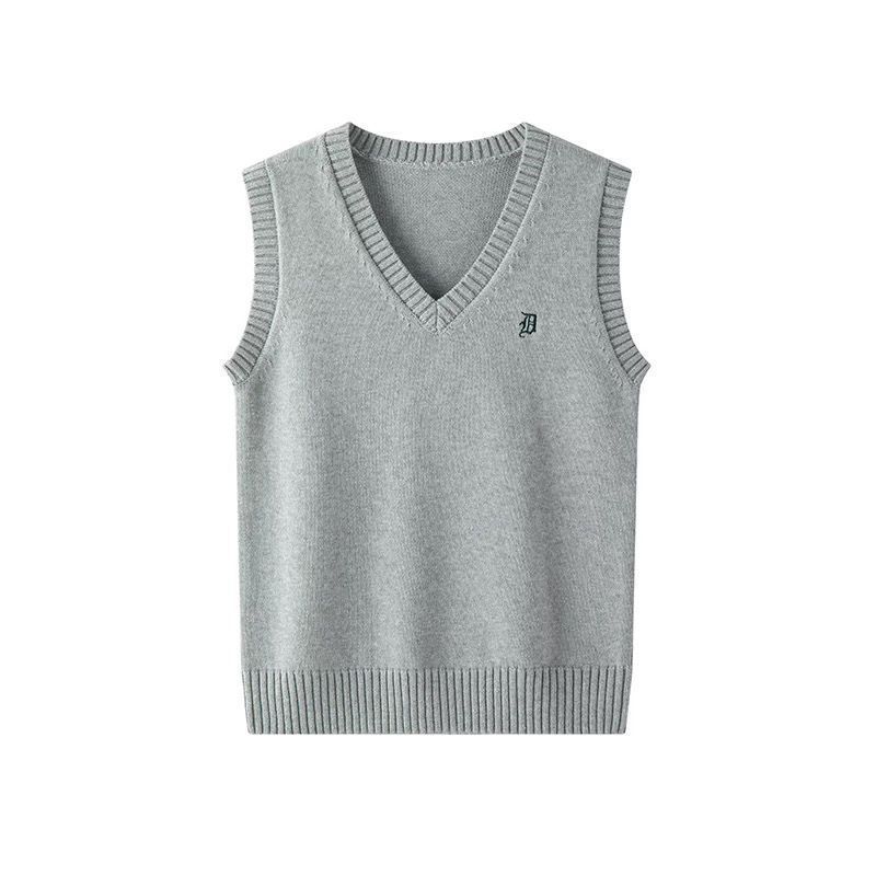 Light gray embroidery [one vest]
