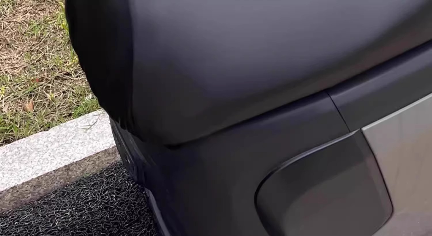 All-Season Electric Motorcycle Seat Cover, Sun-Proof and Rain-Proof, Elastic Thickened Leather Seat Cover for Electric Scooters