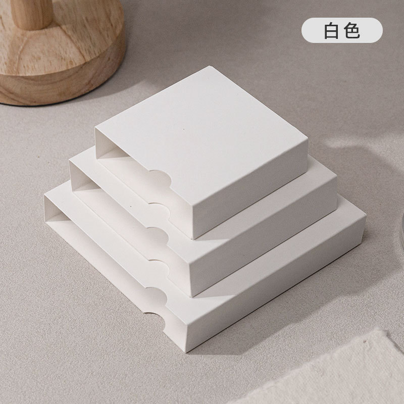 Cubierta de papel blanco; 7*7*2cm