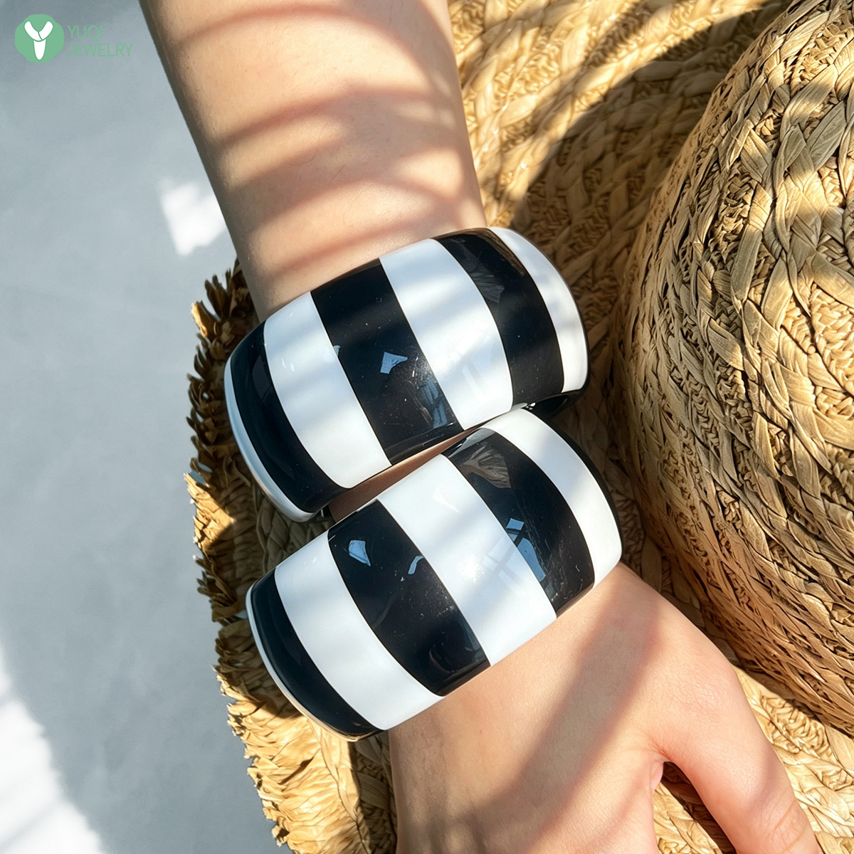 Yuyu ZARA's new product contrasting striped resin bracelet