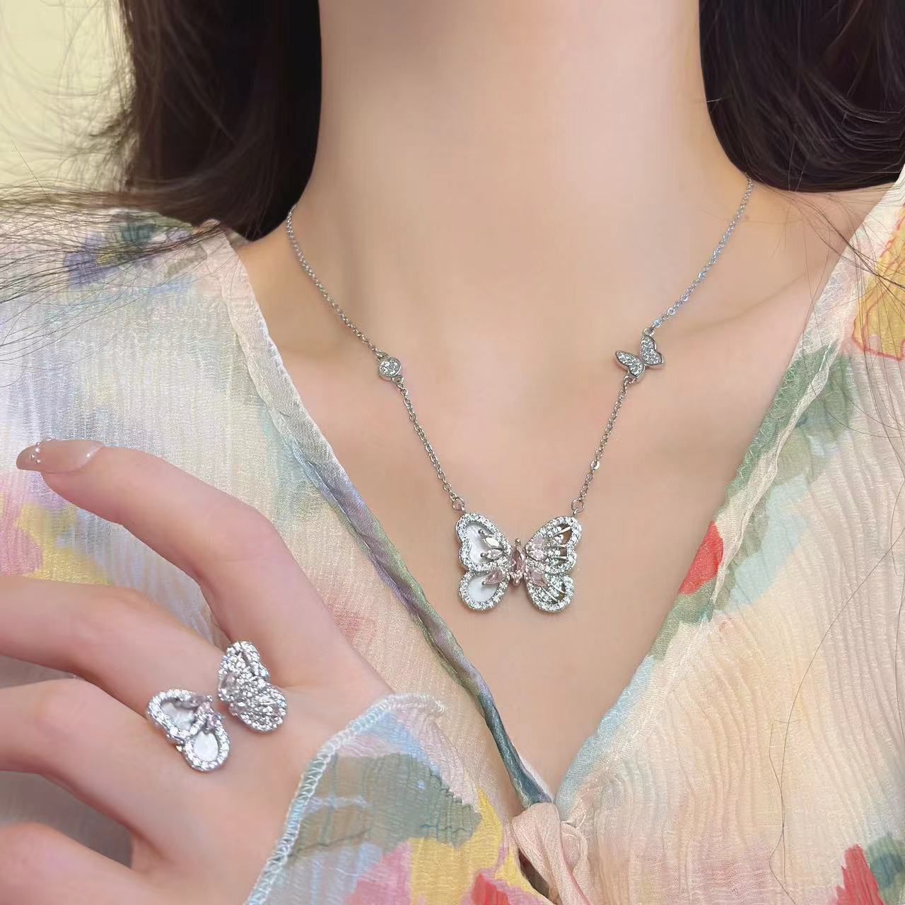 粉色微鑲滿鋯蝴蝶流蘇吊墜耳釘戒指項鍊甜美氣質百搭耳飾鎖骨鏈