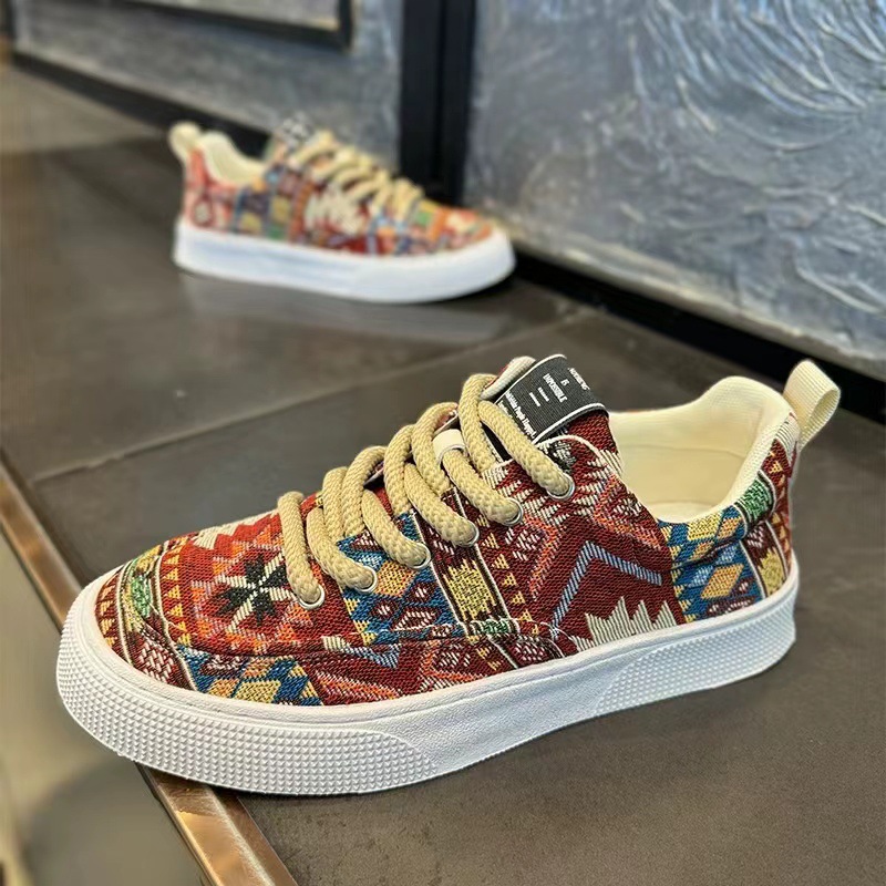 Tela da uomo traspirante, versatile, piatta e comoda. La tela è leggera, scollatura bassa, tessuto color block. Nuovo_voghion.com