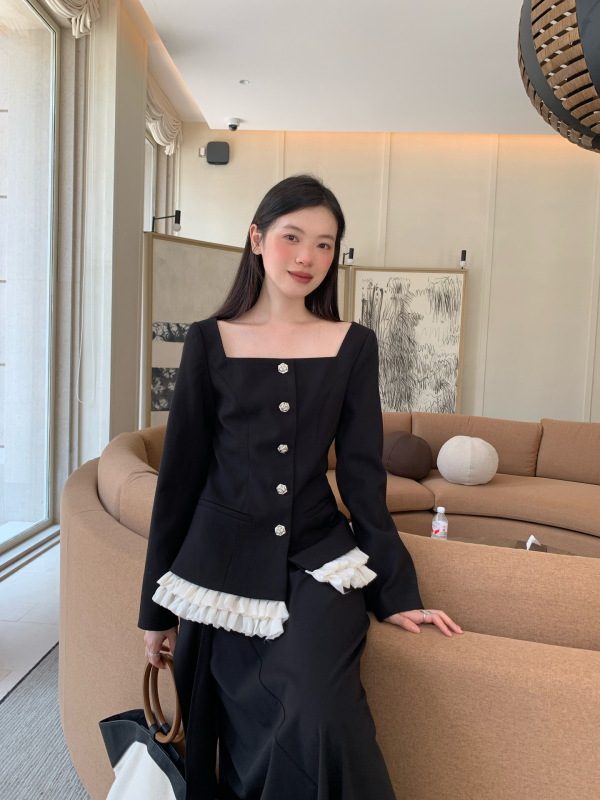 诠释美 NEWOPEN 25秋法式赫本风气质花边拼接单排扣方领外套F6099|undefined