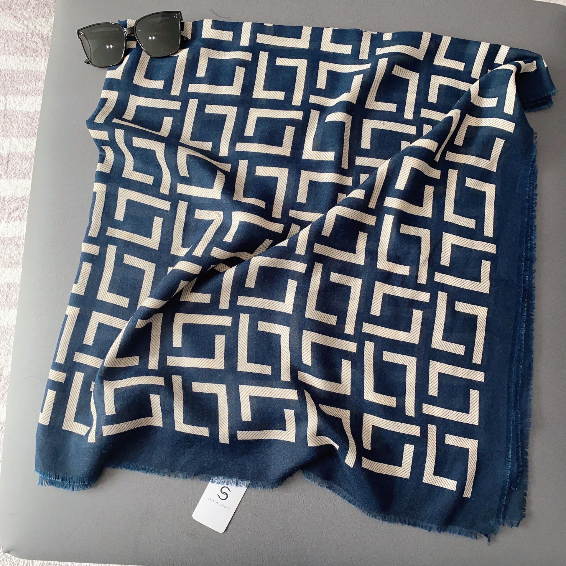 Primavera nueva moda caliente grande cuadrado bufanda impresión decoración simple todo partido playa toalla vacaciones chal fábrica ventas directas