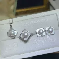 S925 Серебряная игла инкрустирована натуральными ракушечками из четырех листовых цветов жемчужные серьги женские 2024 новый темперамент минималистский сетчатый красный набор