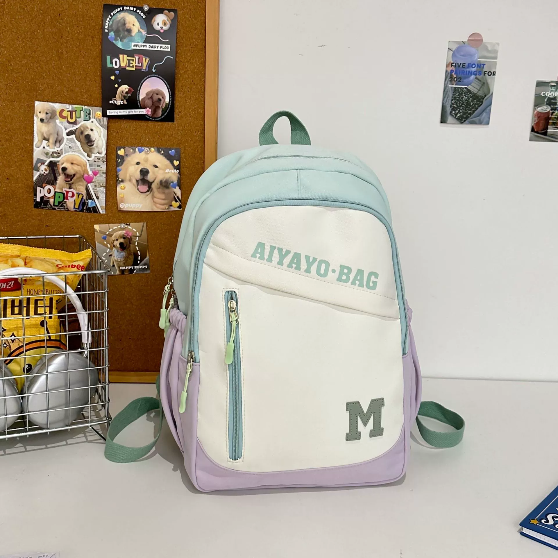 Capacious backpack, waterproof wear-resistant small school bag, simple and elegant design