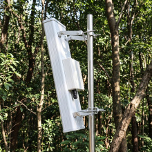 户外高增益双极化IP65基站天线，带17dB增益，适用于4G、5G和LTE