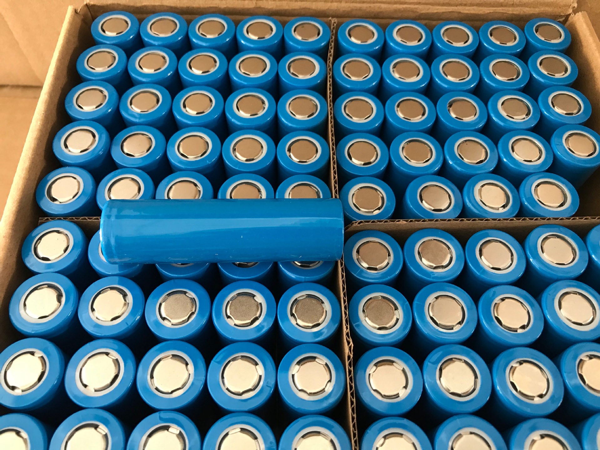 厂家直销1300动力5C18650锂电池正A品榨汁机 筋膜枪 电动玩具电池