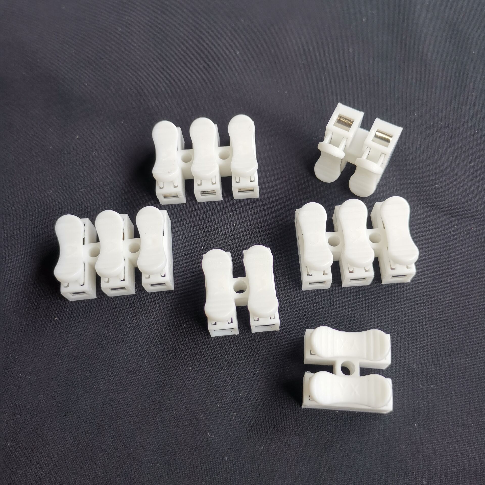 Two-position one-to-four terminal block push-type terminal block flame-retardant plug-in tubular terminal block CH-2 self-locking