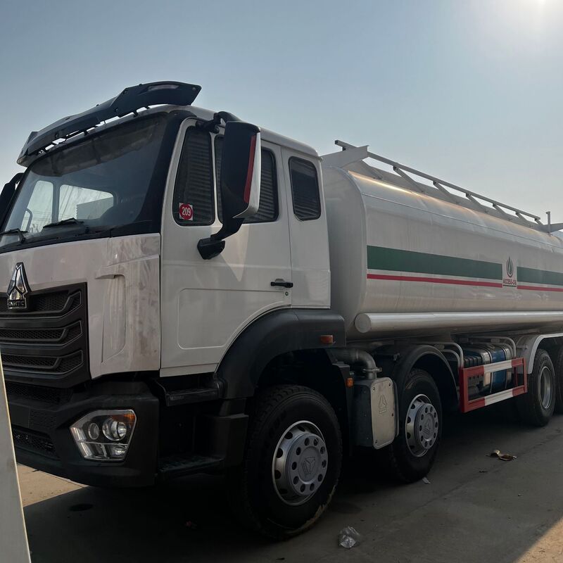 Right-Hand Drive Mining Engineering Vehicle, Sinotruk Howo 8*4 Dump Truck, 371 Horsepower Port Cargo Truck Right-Hand Drive Mining Engineering Vehicle, Sinotruk Howo 8*4 Dump Truck, 371 Horsepower Port Cargo Truck