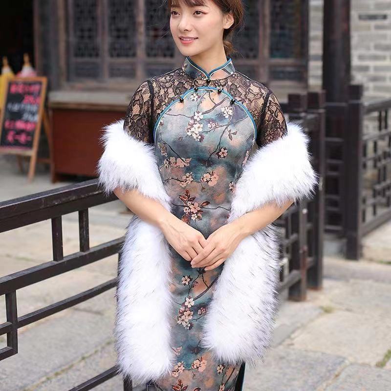 흰색 배경에 검은 팁