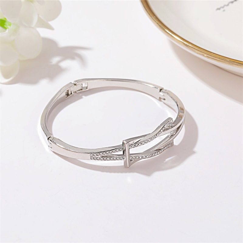 Geometric Cross Knotted Diamond Beaded Bracelet Elegant Style_voghion.com