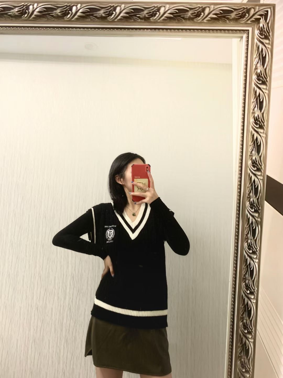 学院风v领毛衣马甲女 韩版宽松V领叠穿无袖上衣麻花撞色刺绣背心_20210919192114