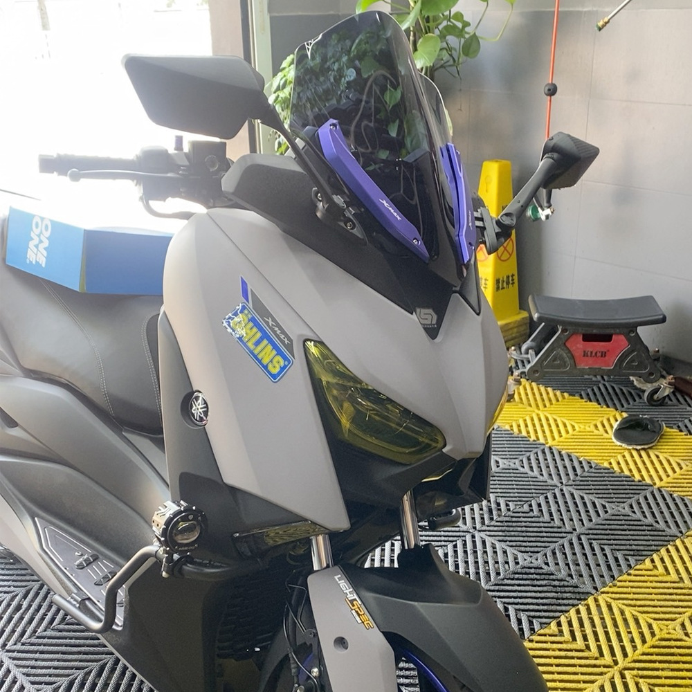 2017-2022 XMAX300 windshield is suitable for Yamaha XMAX 300 competitive windshield Indonesia model