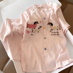 韓国版の甘いかわいいピンクのソーセージの子犬のパジャマの女性の新型の半袖の半ズボンの夏の部屋の服のスーツは外で着ます。