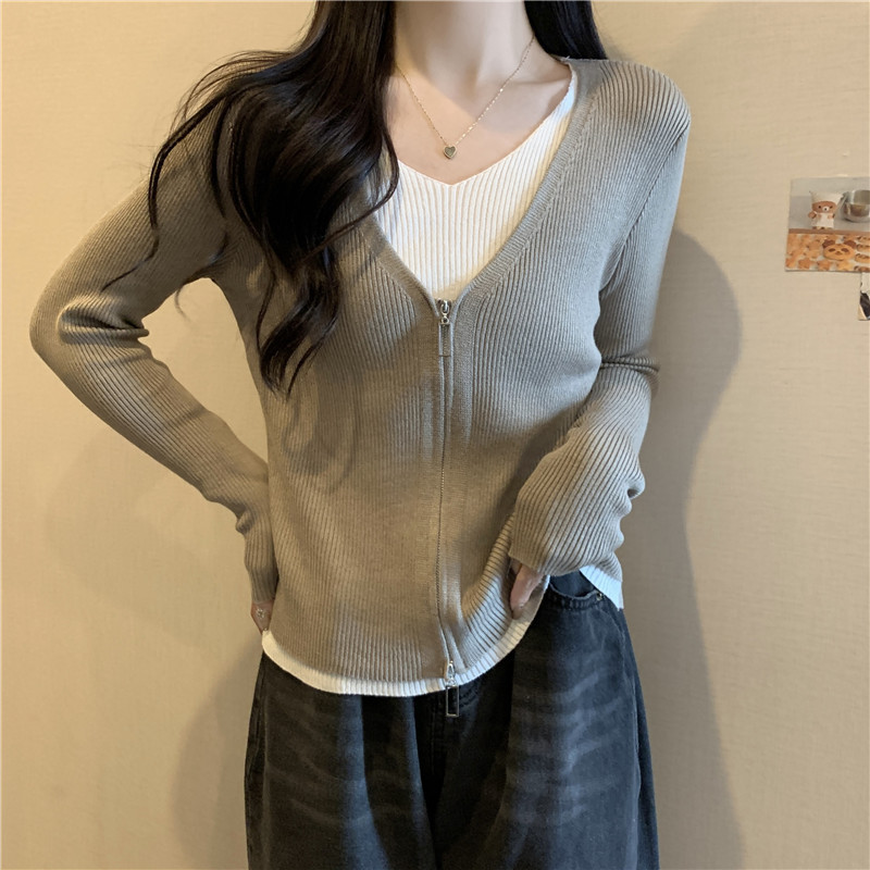 2023 Primavera y Otoño nuevo falso de dos piezas con cuello en V de manga larga de punto exterior de punto superior de las mujeres de la cremallera de moda suéter fino image 8