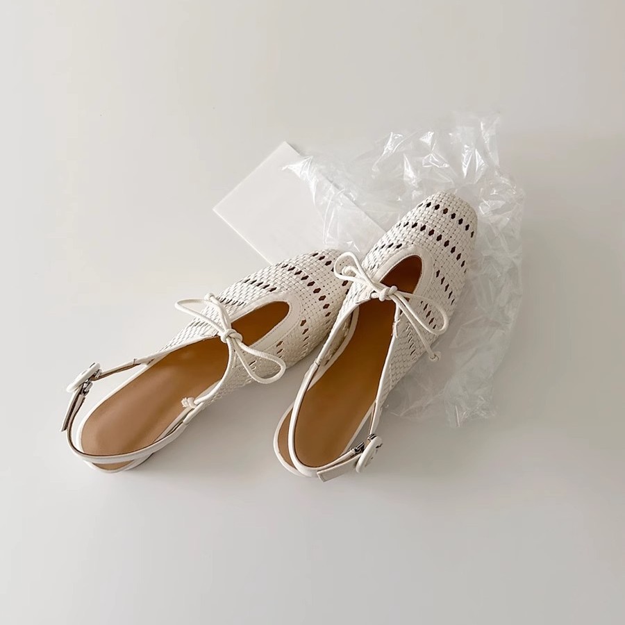 Versión de piel de oveja ~ Sandalias de puntera hueca tejida francesa con hebilla, lazo, tacón grueso, estilo vacacional, zapatos romanos, mujeres