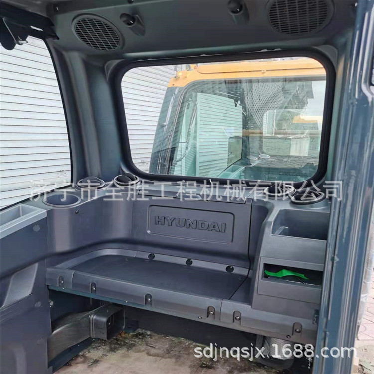 R225-9挖掘机驾驶室总成 驾驶室地脚垫控制箱伤心边盖 雨刮器马达