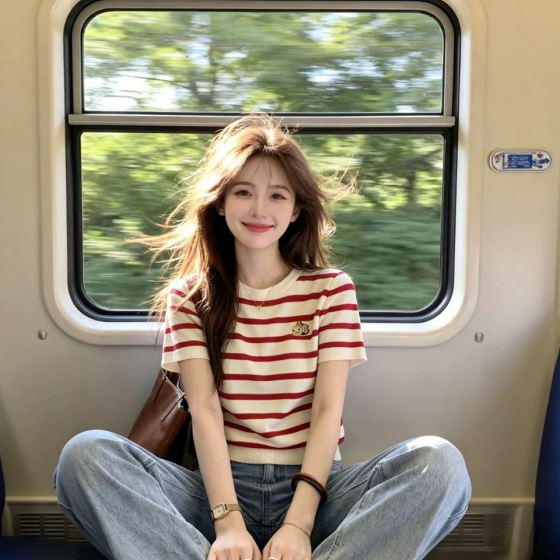 Recommended for Personal Collection~ Fashionable and Simple Striped Short-Sleeve Knit Top for Women, New Summer Style, Unique and Versatile, Age-Reducing Top Recommended for Personal Collection~ Fashionable and Simple Striped Short-Sleeve Knit Top for Women, New Summer Style, Unique and Versatile, Age-Reducing Top