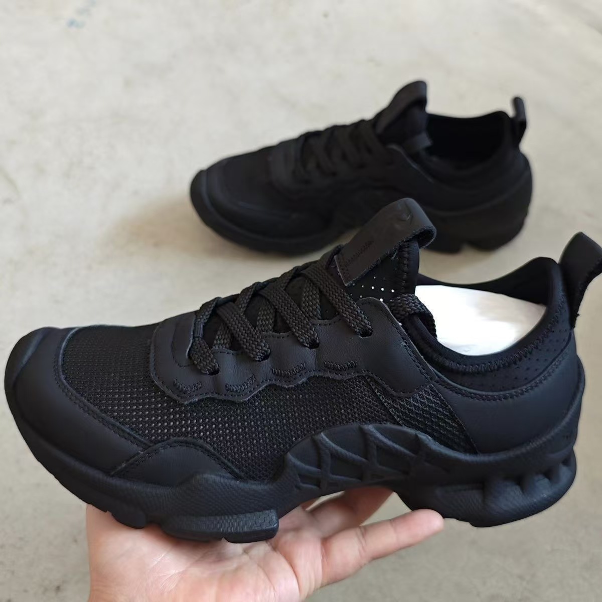 Fashionable trend universal breathable shoes for leisure